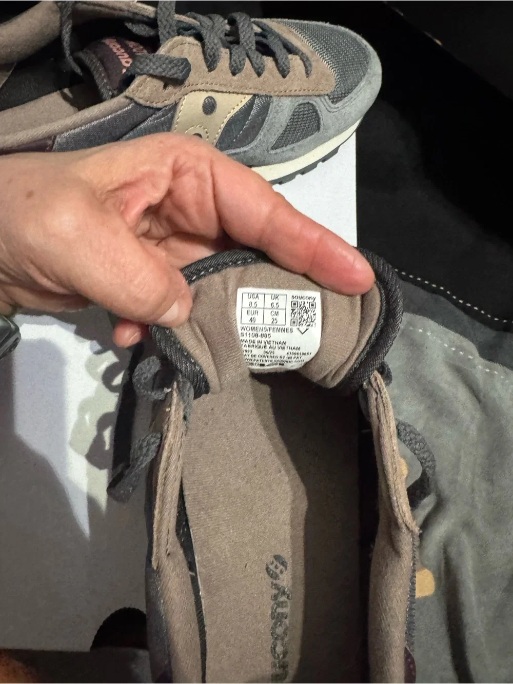 Saucony womens Low-Top Sneakers in Gray, Tan and Burgundy